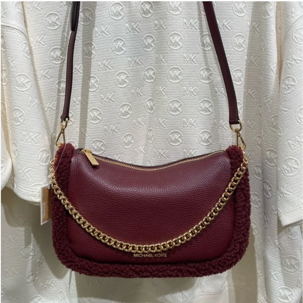 MICHAEL KORS CARMELA Medium
Leather Chain Crossbody Shearling - Picture 7 of 13